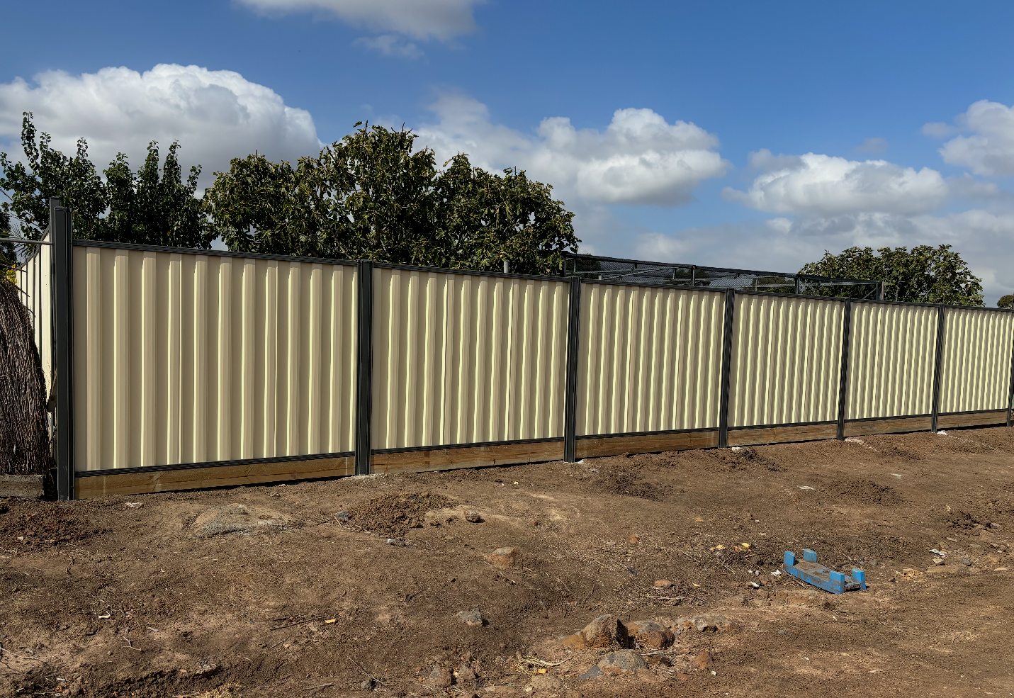 Colorbond fence install
